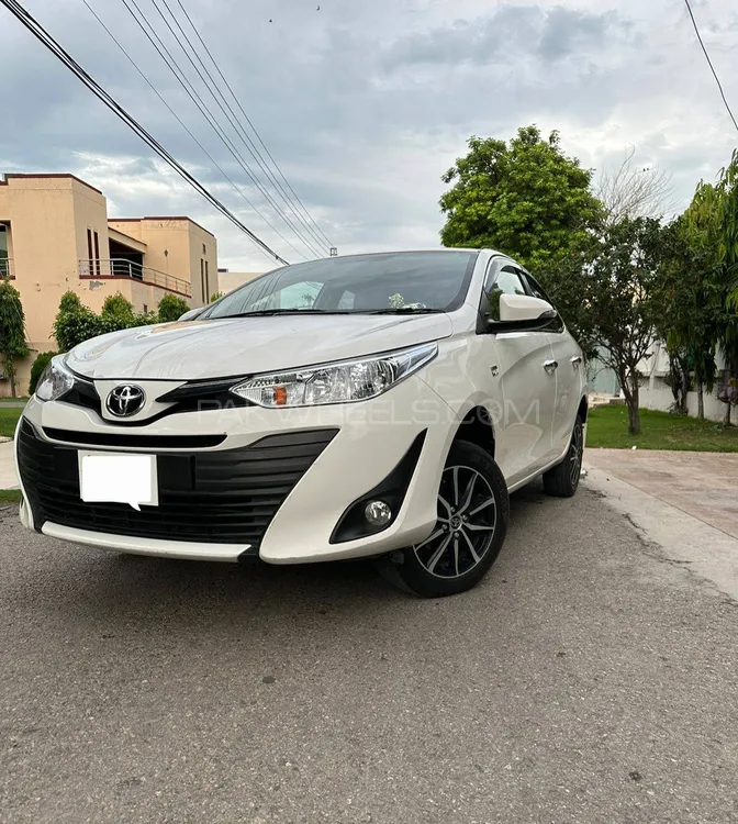 Toyota Yaris Sedan 2021 for Sale in Lahore Image-1