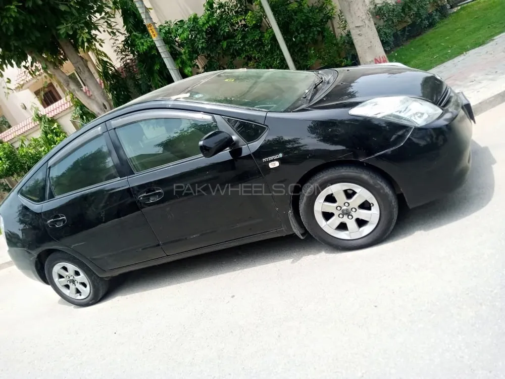 Toyota Prius 2010 for Sale in Okara Image-1
