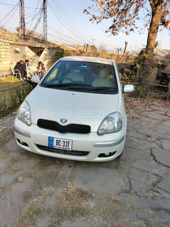 Toyota Vitz 2004 for Sale in Peshawar Image-1