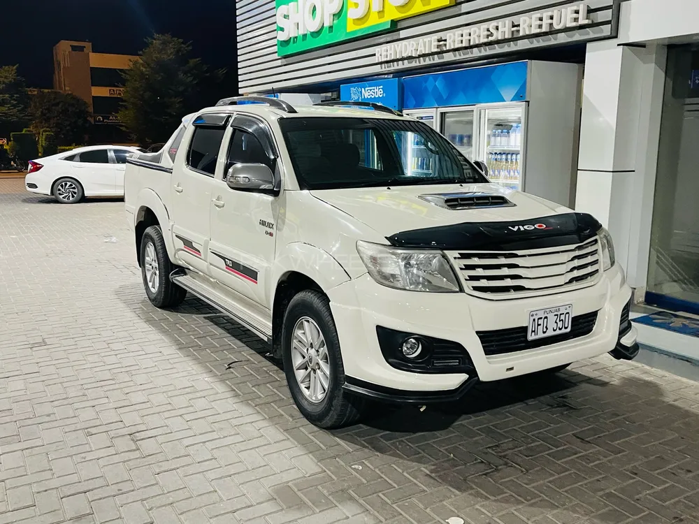 Toyota Hilux 2014 for Sale in Lahore Image-1