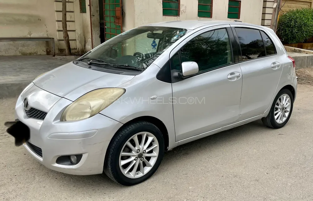Toyota Vitz 2005 for Sale in Karachi Image-1