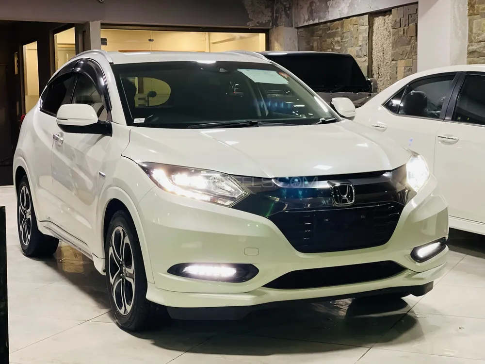 Honda Vezel 2017 for Sale in Islamabad Image-1