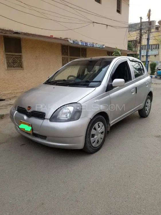 Toyota Vitz 2000 for Sale in Karachi Image-1
