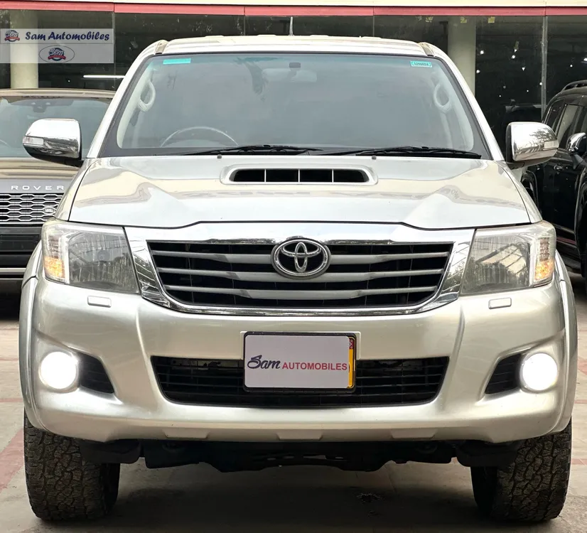Toyota Hilux 2011 for Sale in Karachi Image-1