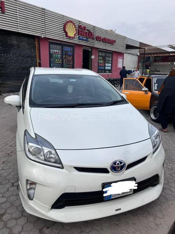 Toyota Prius 2012 for Sale in Islamabad Image-1