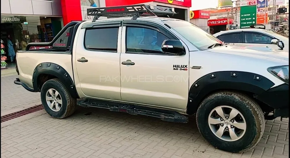 Toyota Hilux 2005 for Sale in Lahore Image-1