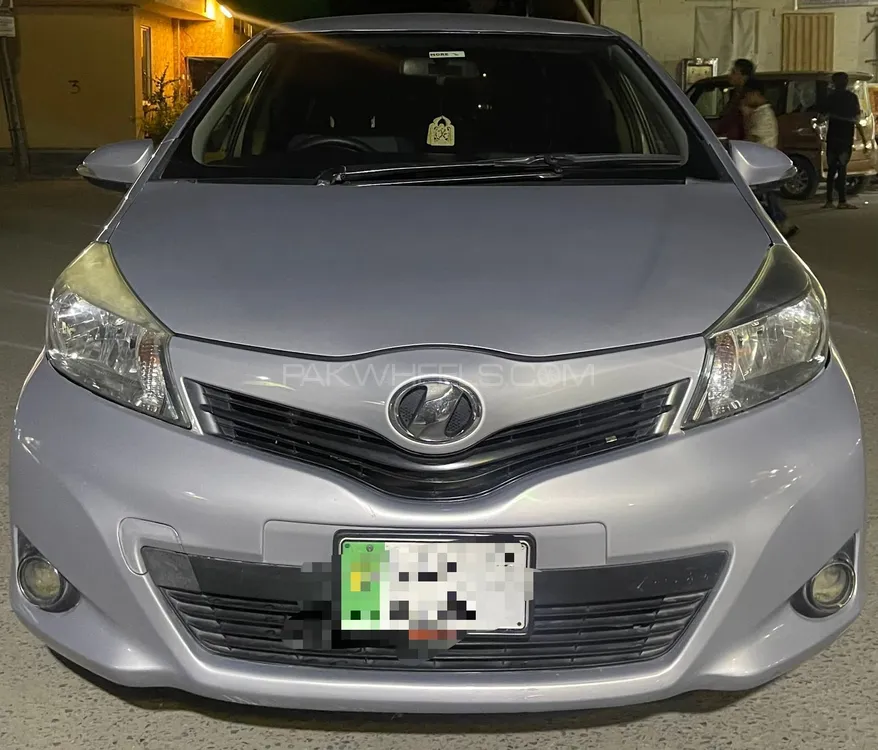 Toyota Vitz 2012 for Sale in Lahore Image-1