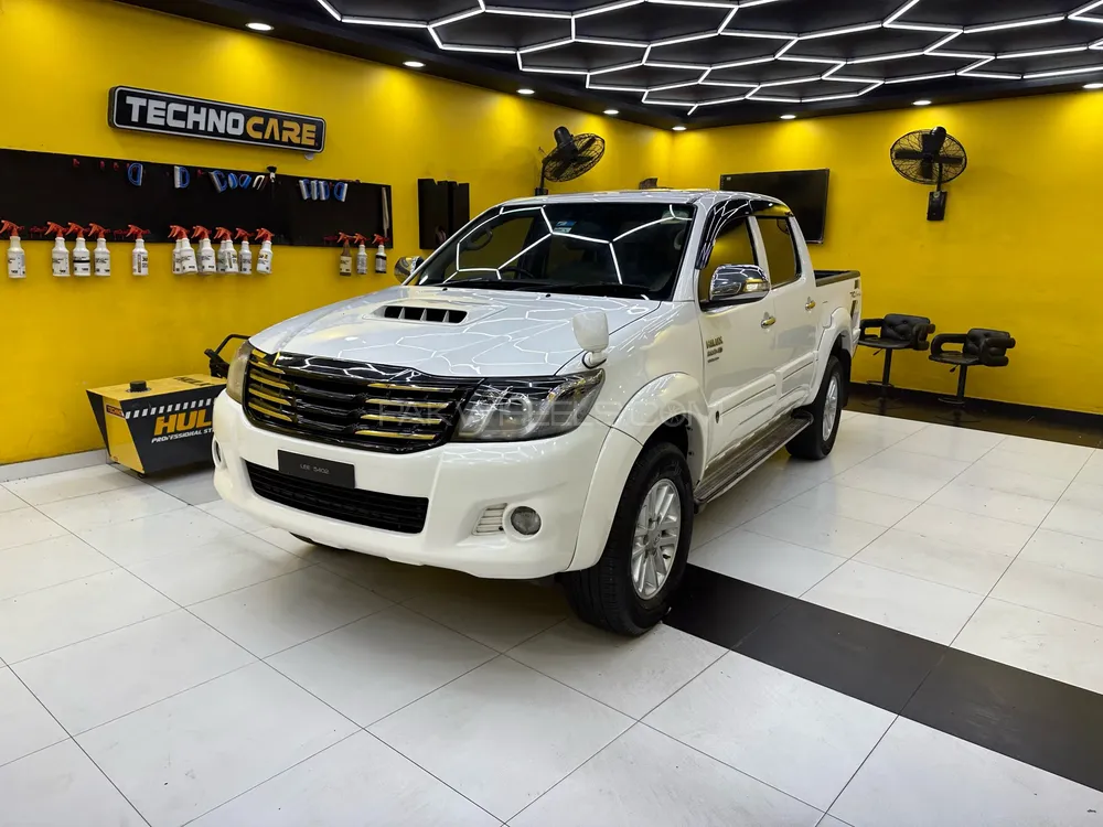 Toyota Hilux 2011 for Sale in Islamabad Image-1