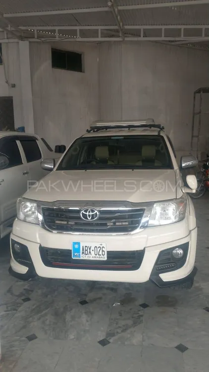 Toyota Hilux 2014 for Sale in Peshawar Image-1