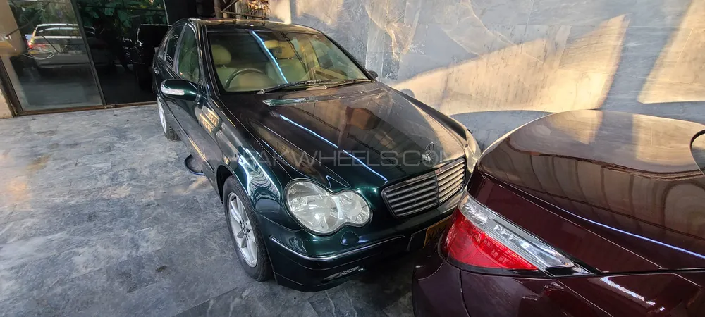 Mercedes Benz C Class 2003 for Sale in Lahore Image-1