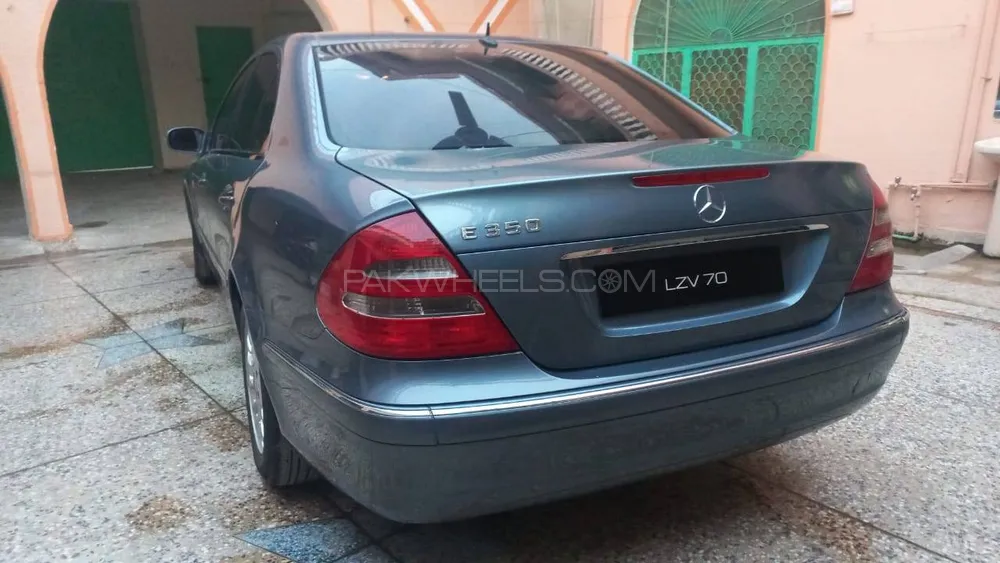 Mercedes Benz E Class 2005 for Sale in Kohat Image-1