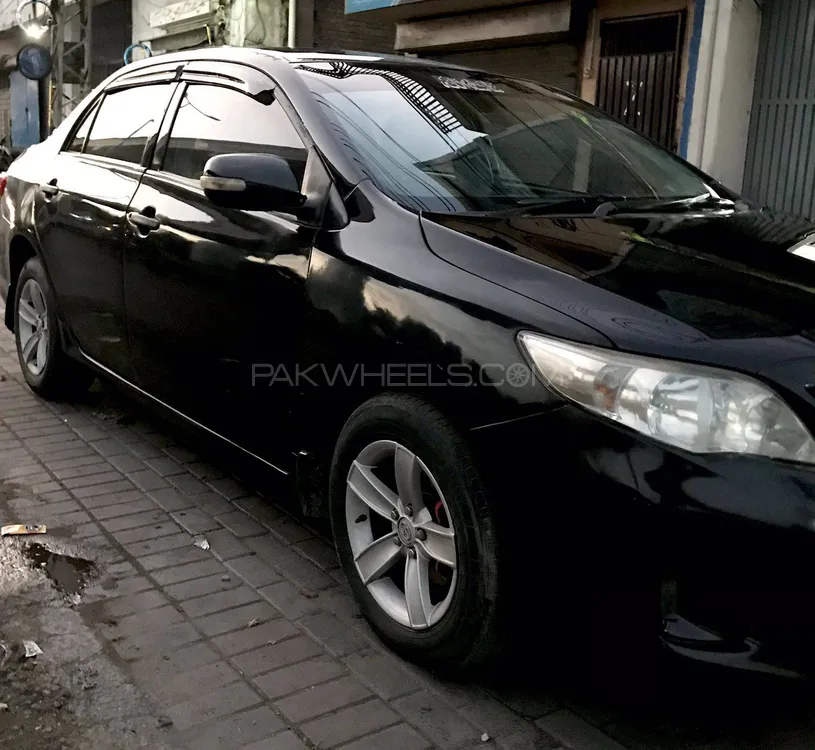Toyota Corolla 2013 for Sale in Lahore Image-1