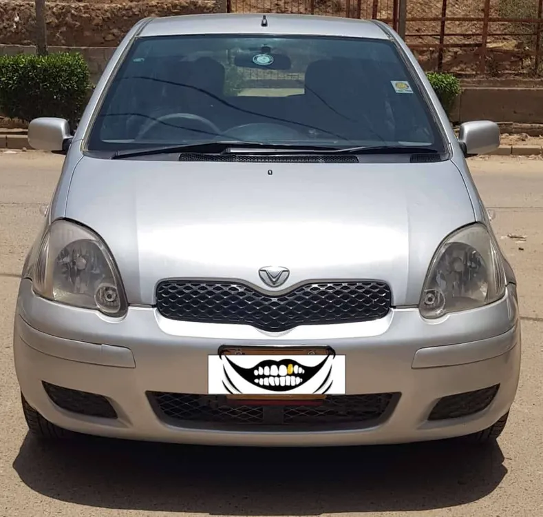 Toyota Vitz 2002 for Sale in Karachi Image-1