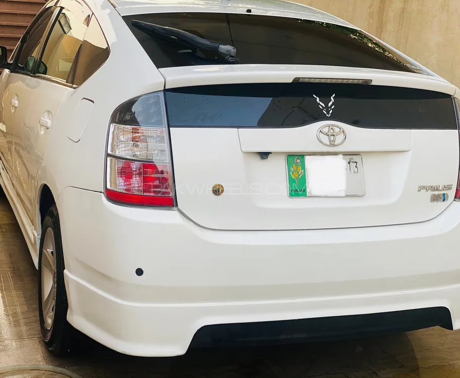 Toyota Prius 2007 for Sale in Lahore Image-1