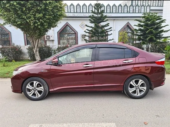 Honda Grace Hybrid 2015 for Sale in Rawalpindi Image-1