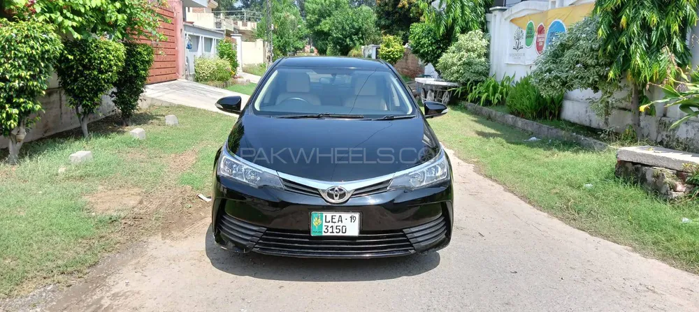 Toyota Corolla 2018 for Sale in Lahore Image-1