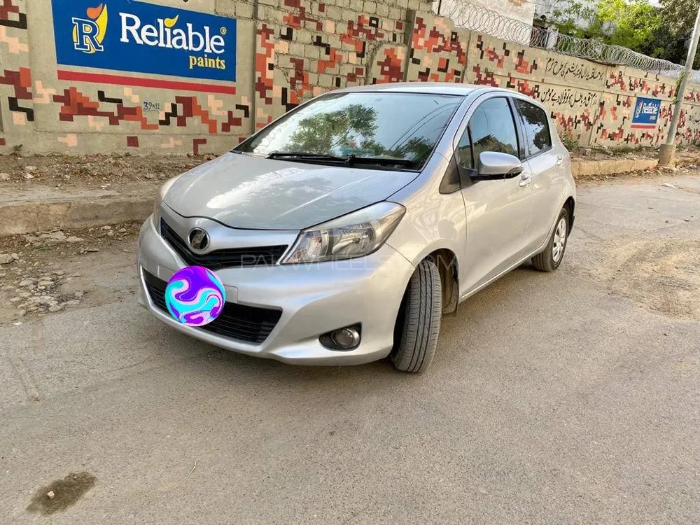 Toyota Vitz 2014 for Sale in Karachi Image-1