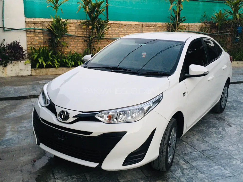 Toyota Yaris Sedan 2021 for Sale in Peshawar Image-1
