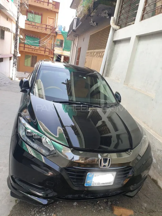 Honda Vezel 2017 for Sale in Islamabad Image-1