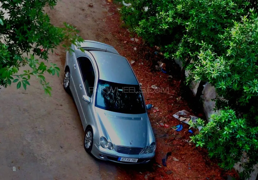 Mercedes Benz C Class 2006 for Sale in Lahore Image-1