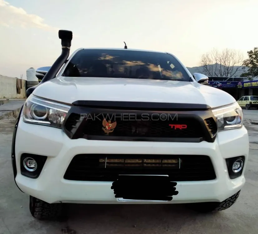 Toyota Hilux 2018 for Sale in Islamabad Image-1