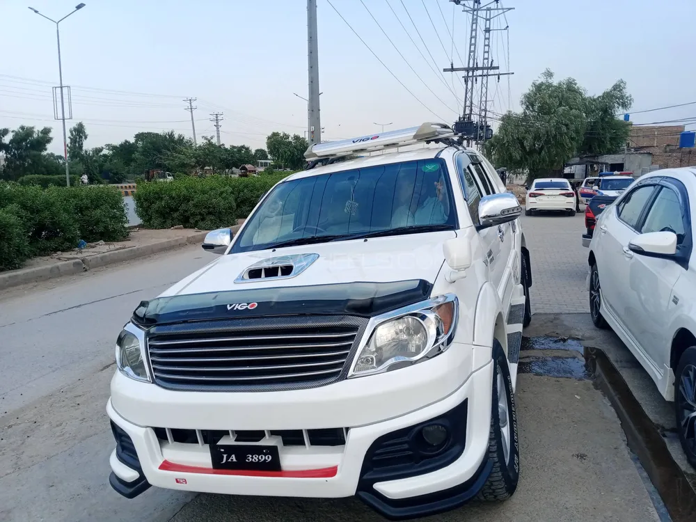 Toyota Hilux 2010 for Sale in Peshawar Image-1