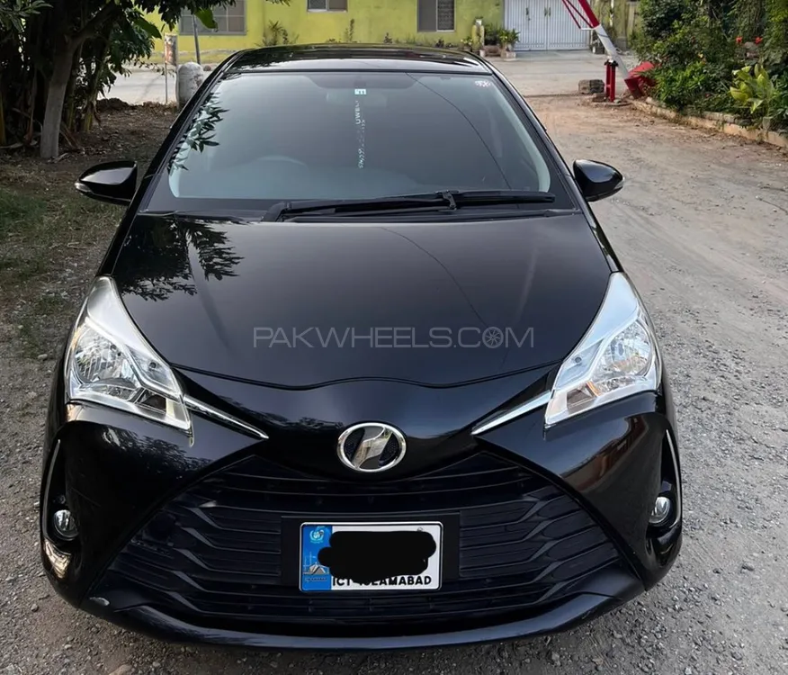 Toyota Vitz 2017 for Sale in Islamabad Image-1
