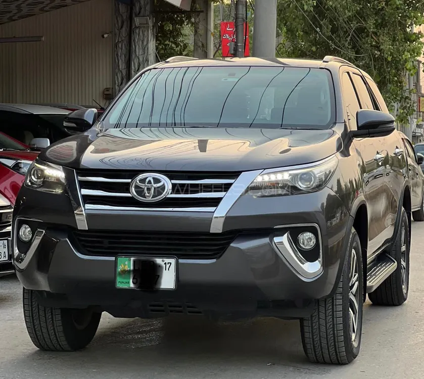 Toyota Fortuner 2017 for Sale in Lahore Image-1