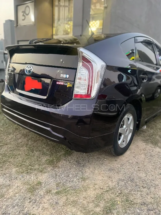 Toyota Prius 2013 for Sale in Lahore Image-1