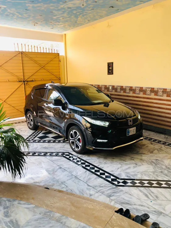 Honda Vezel 2019 for Sale in Peshawar Image-1