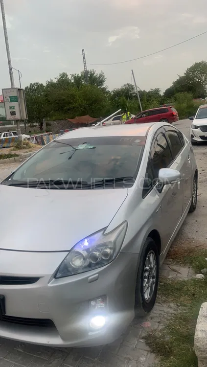 Toyota Prius 2011 for Sale in Mardan Image-1