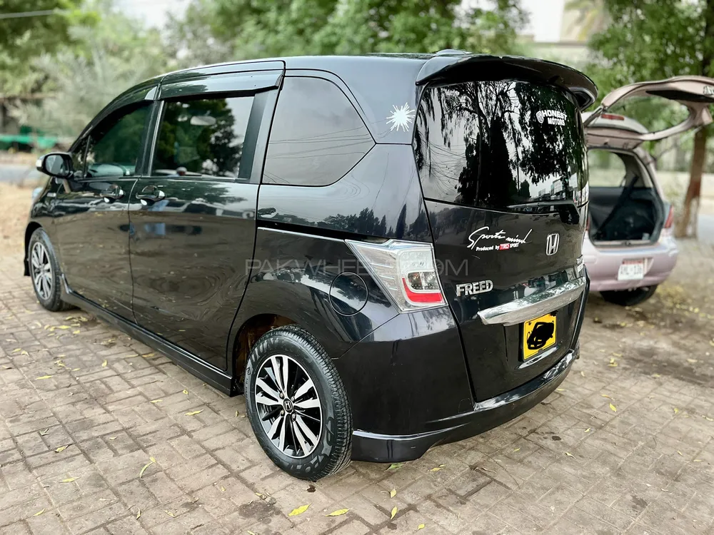 Honda Freed 2012 for Sale in Karachi Image-1