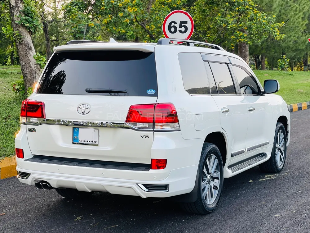 Toyota Land Cruiser 2018 for Sale in Islamabad Image-1