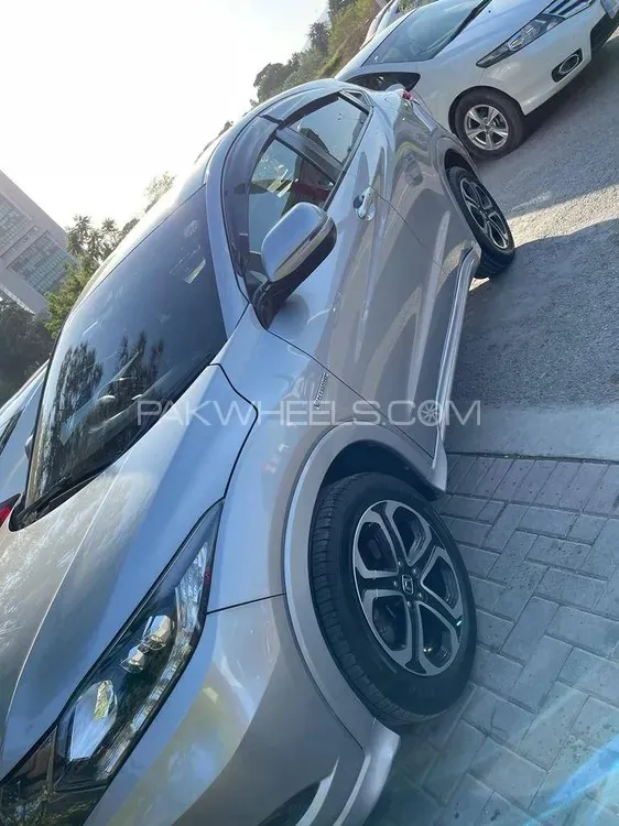 Honda Vezel 2016 for Sale in Rawalpindi Image-1