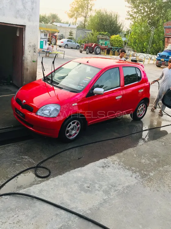 Toyota Vitz 2000 for Sale in Mardan Image-1