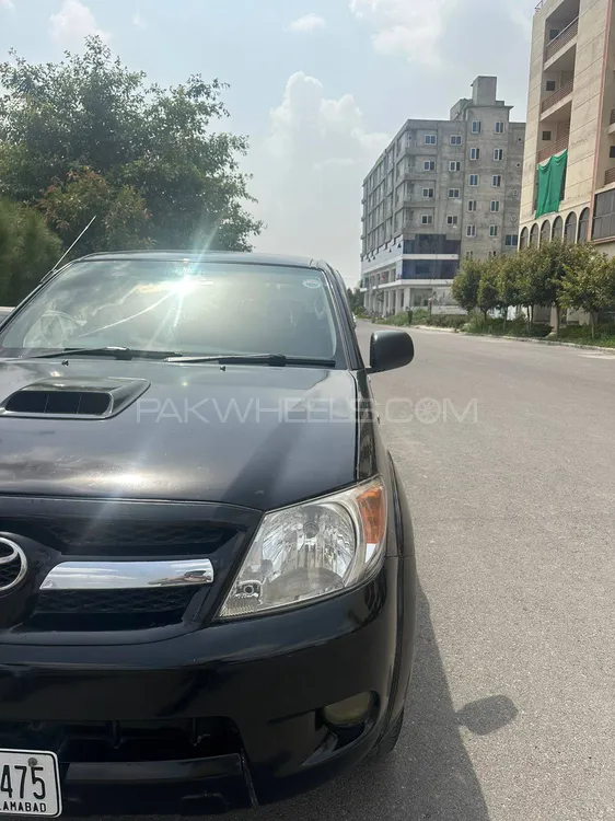 Toyota Hilux 2007 for Sale in Islamabad Image-1
