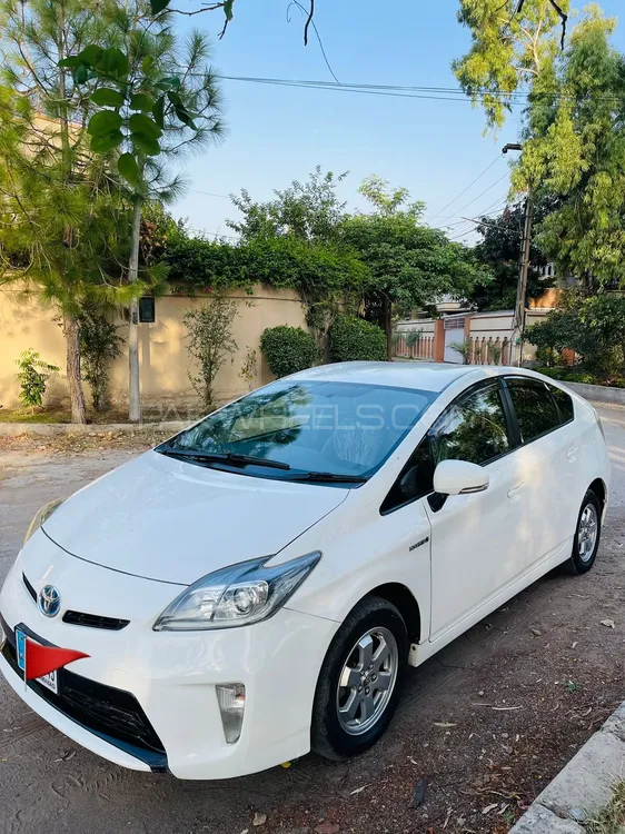 Toyota Prius 2013 for Sale in Islamabad Image-1