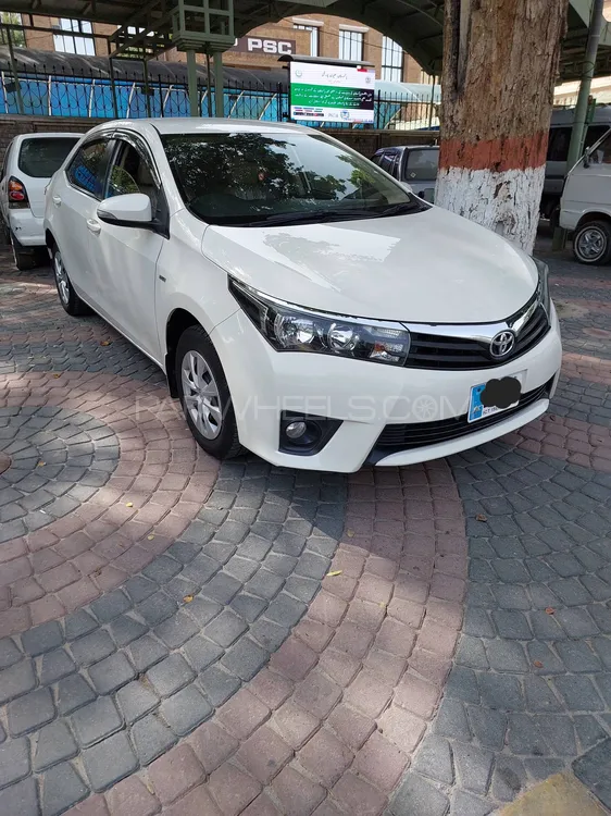 Toyota Corolla 2015 for Sale in Peshawar Image-1