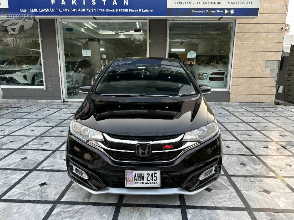 Honda Fit 2015 for Sale in Lahore Image-1