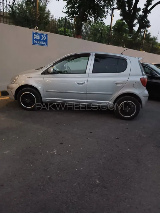 Toyota Vitz 2002 for Sale in Peshawar Image-1