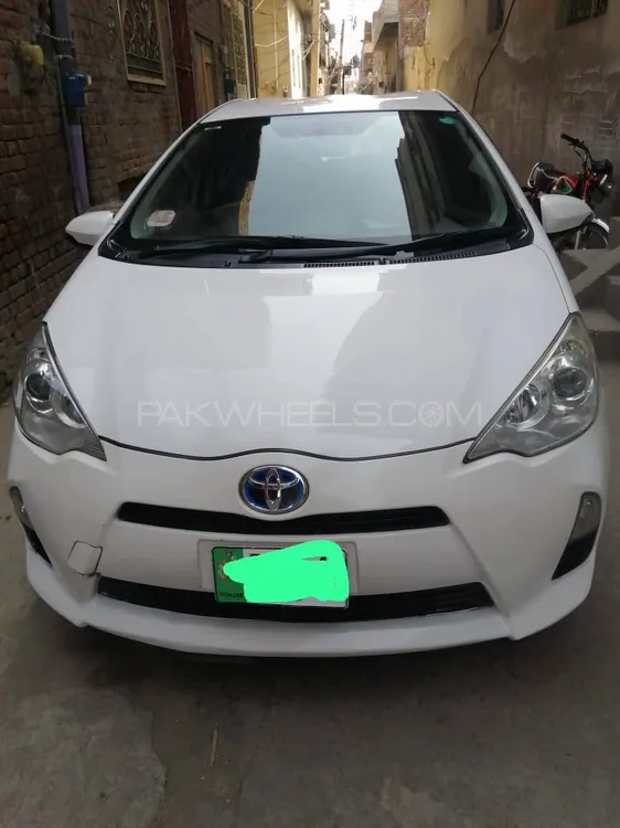 Toyota Aqua 2012 for Sale in Attock Image-1