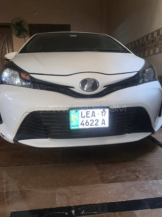 Toyota Vitz 2014 for Sale in Sialkot Image-1