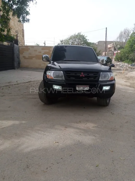 Mitsubishi Pajero 2001 for Sale in Karachi Image-1