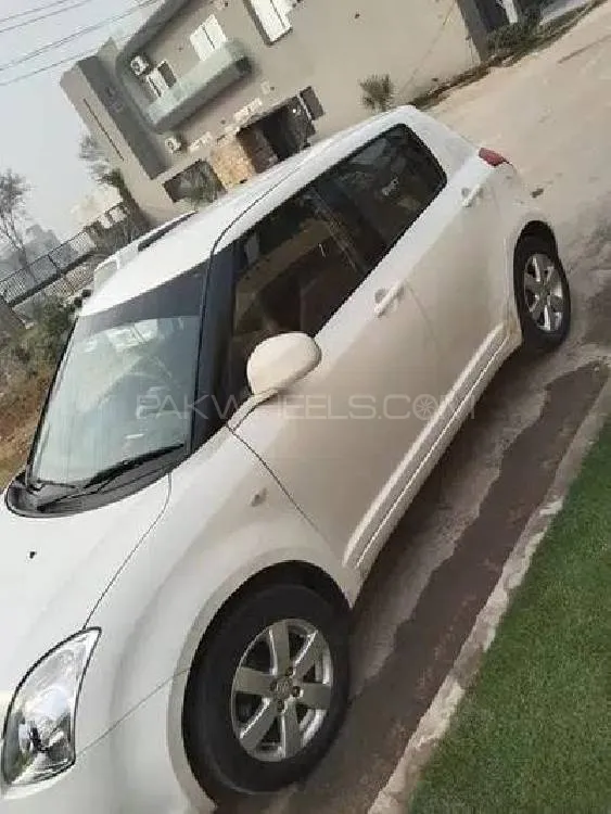 Suzuki Swift 2013 for Sale in Sheikhupura Image-1
