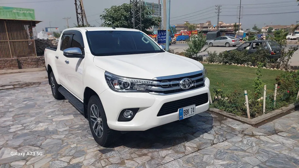 Toyota Hilux 2021 for Sale in Peshawar Image-1