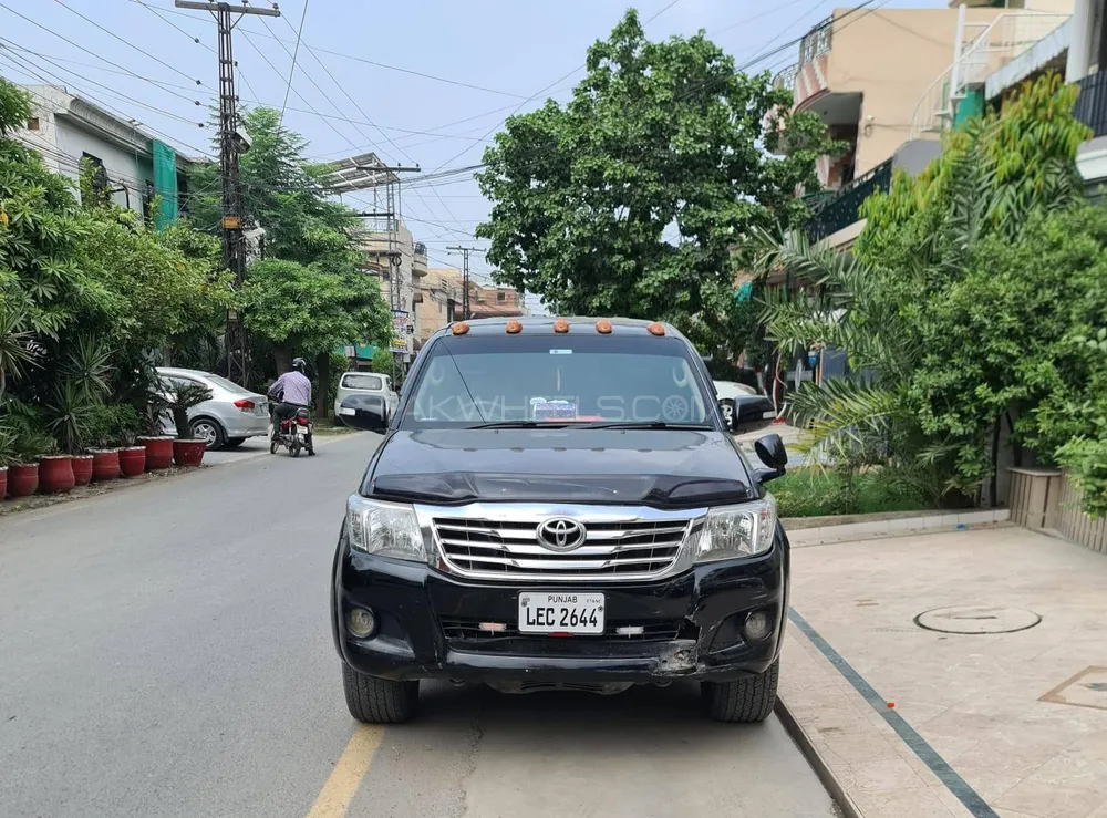 Toyota Hilux 2014 for Sale in Lahore Image-1