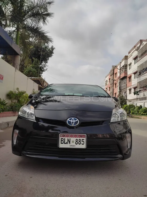 Toyota Prius 2014 for Sale in Karachi Image-1