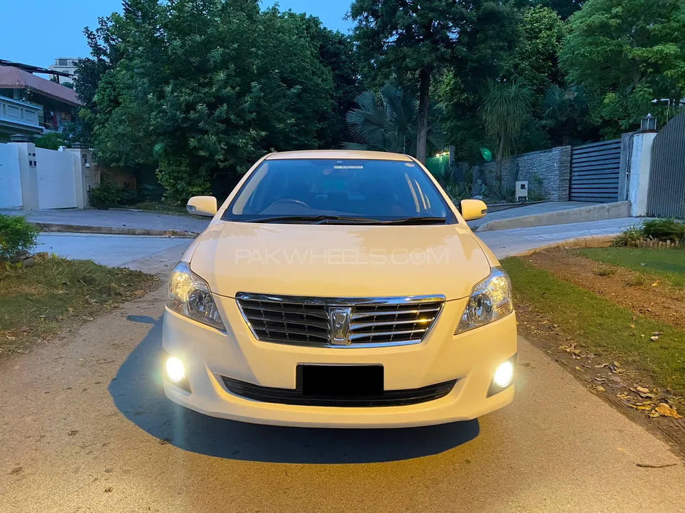 Toyota Premio 2011 for Sale in Islamabad Image-1