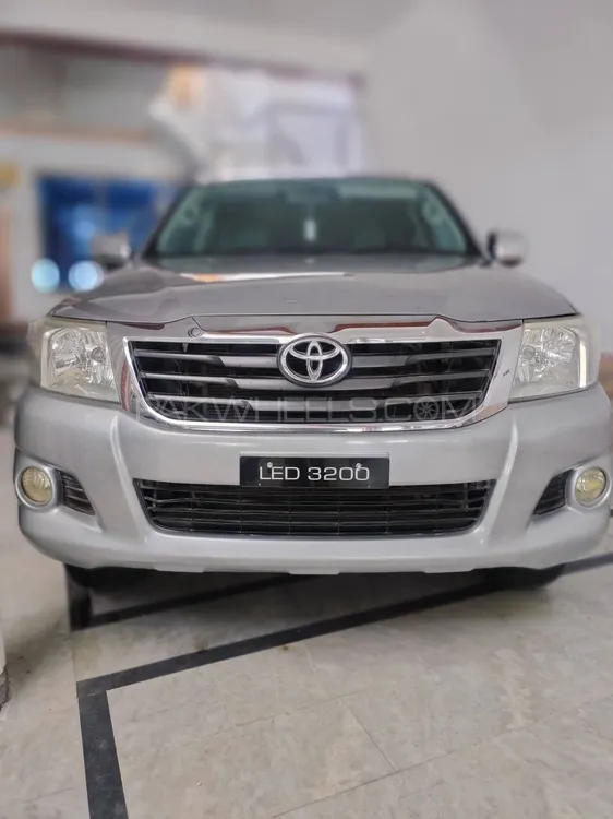 Toyota Hilux 2012 for Sale in Charsadda Image-1