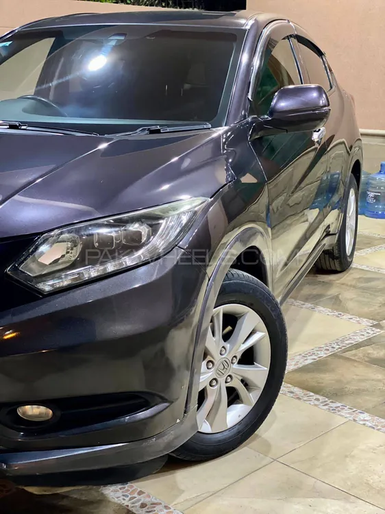 Honda Vezel 2014 for Sale in Karachi Image-1